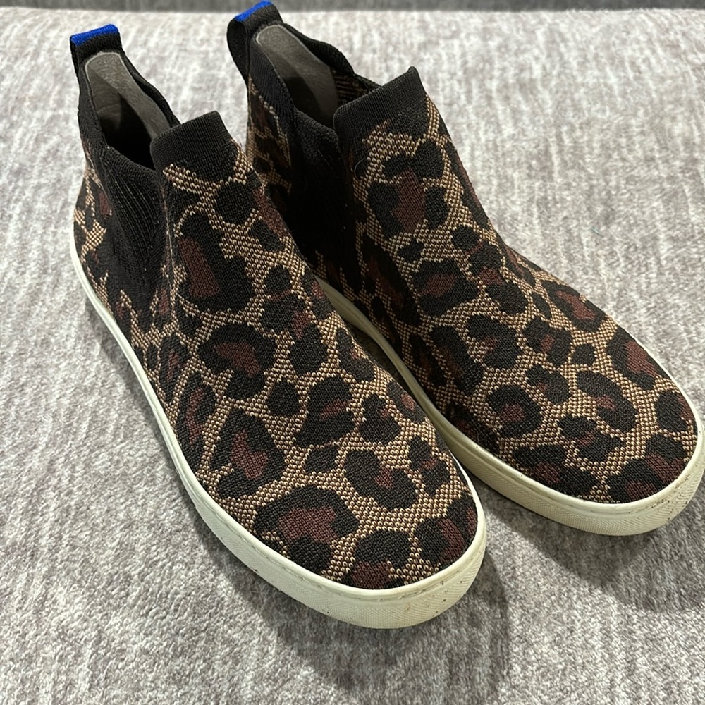Retired! EUC Rothy’s Big Cat Chelsea boot!